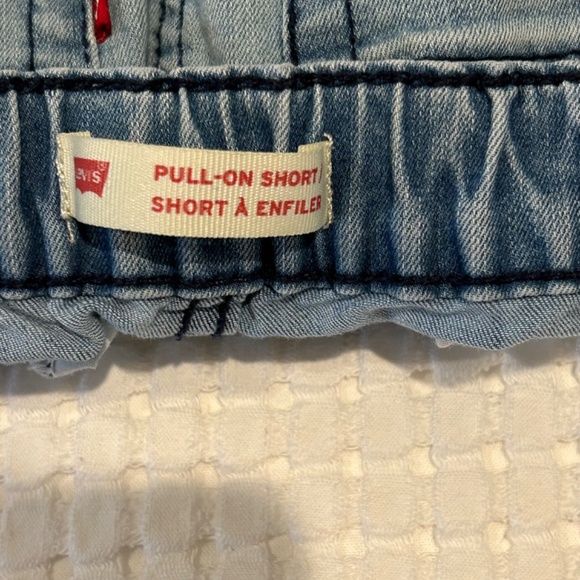 Levi’s Jean shorts - Picture 5 of 5